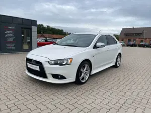 Mitsubishi Lancer 1.6 Sportback Diamant Edition 1HD