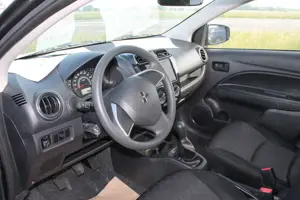 Mitsubishi Space Star Select 1.2 MIVEC 5-Gang Bild 3