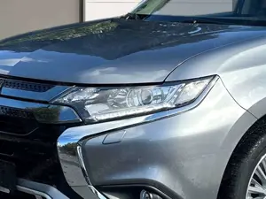 Mitsubishi Outlander PHEV Basis Spirit 4WD Kamera SHZ Navi Bild 4