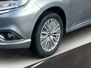 Mitsubishi Outlander PHEV Basis Spirit 4WD Kamera SHZ Navi Bild 3