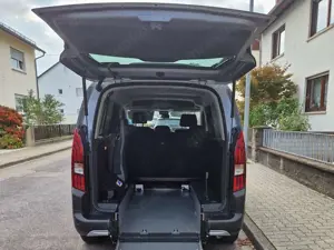 Peugeot Rifter Rifter BlueHDI 130 L2 EAT8 GT Rollstuhlrampe
