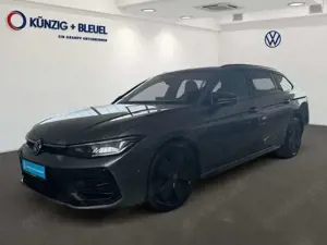 Volkswagen Passat Variant R-Line KAM*AHK*MATRIX*Carplay*DSG Bild 2