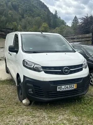 Opel Vivaro 2.5 CDTI L2H1