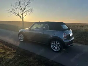 MINI Cooper S Cabrio MINI CABRIO Aut. Bild 4