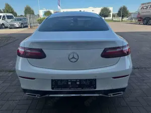 Mercedes-Benz E 300 E-KLASSE COUPE E 300 d AMG LED NAVI MB GARANTIE Bild 5