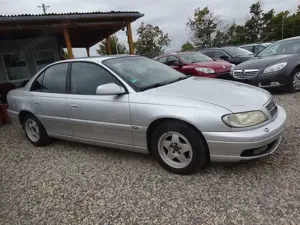 Opel Omega 2.2 16V Elegance Automatik Bild 3