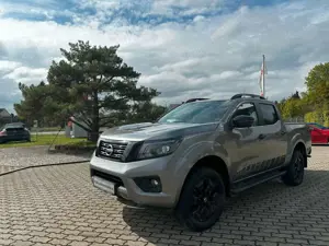 Nissan Navara NP300 N-Guard Double Cab 4x4