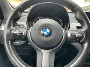 BMW X1 X1 sDrive18i Aut. Sport Line Bild 4