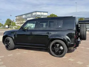 Land Rover Defender 110 X-Dynamic HSE - 7-Sitze Panorama Standhz Bild 3