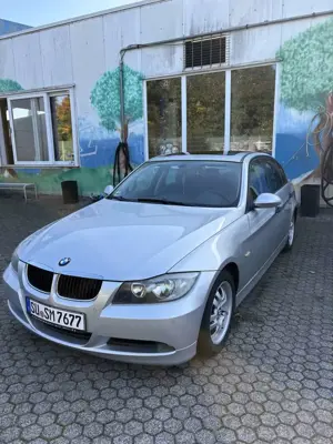 BMW 320 320i