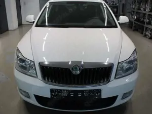 Skoda Octavia Octavia 1,6 TDI*Ambition*PDC*AHK*Klima*AUX Bild 3