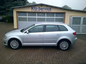 Audi A3 1.6 Attraction  TÜV Neu  Sitzheizung