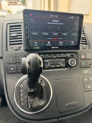 Volkswagen T5 Multivan DSG 4MOTION BMT Highline Bild 2