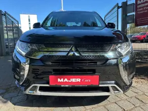 Mitsubishi Outlander PHEV4WD*LED*TEMPO*CAM*PDC*SHZ Bild 2