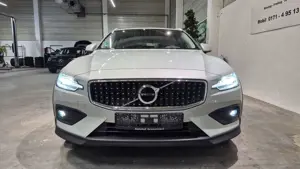 Volvo V60 Cross Country V60 CC Diesel B4-D AWD Geartronic Pro Bild 3