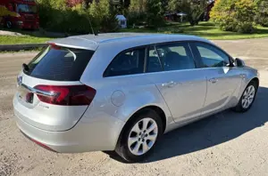 Opel Insignia Insignia 1.6 CDTI Sports Tourer ecoFLEXStart/Stop Edition Bild 2