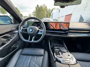 BMW 520 d A/M Paket/Panorama/AHK/Head-Up/360 Kamera Bild 3