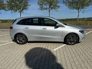 Mercedes-Benz B 220 B 220 4Matic (247.045) SH-MB LED SH KAMMERA WR TOP Bild 3