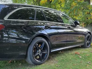 Mercedes-Benz E 300 E-Klasse T-Modell Diesel Plugin Hybrid de T 9G-TRO