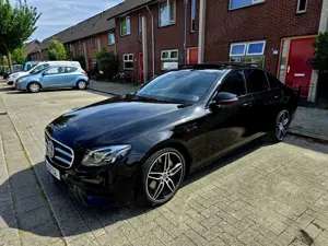 Mercedes-Benz E 200 9G-TRONIC AMG Line Pano. Distr.