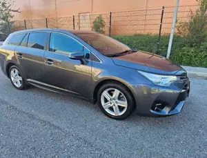 Toyota Avensis Touring Sports 2.0 D-4D Comfort