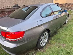 BMW 320 320i Coupe Bild 2