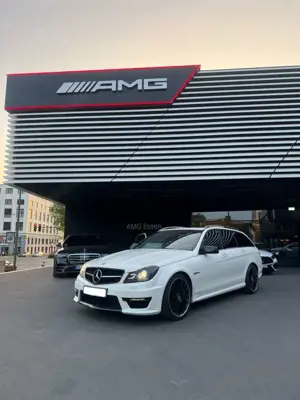 Mercedes-Benz C 63 AMG C63 AMG DESIGNO MATT WEIẞ  Wertgutachten vorhand