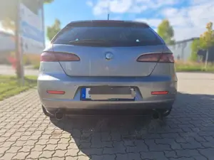 Alfa Romeo 159 Sportwagon 1.9 JTDM 16V DPF Impression Bild 2