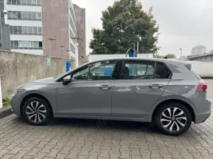 Volkswagen Golf VIII 1.5 eTSI OPF DSG Active