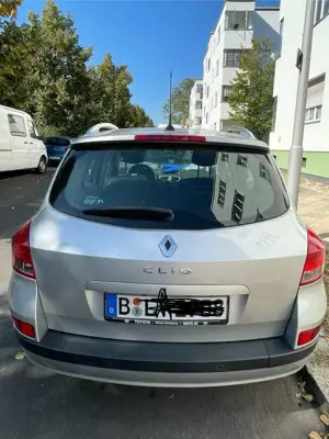 Renault Clio 1.2 16V 75 Grandtour TomTom Edition