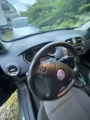 Fiat Bravo 1.9 Multijet 8V DPF Emotion Bild 5