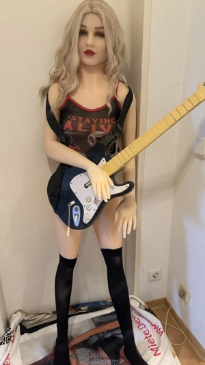 Miete Dir Sexpuppe Vanessa Rockergirl Realdoll ab 2 Std.