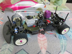 Kyosho FW-05R Nitro RC Car 1 10 + HPI 1300 Nitro Star PRO 12R XS