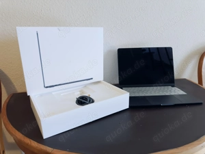 MacBook Air 2022   8 GB RAM,  M2, 256 GB SSD   Mitternacht   Wie neu Bild 2