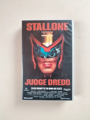 Retro VHS Videokassette - Judge Dredd - In der Zukunft ist ein Mann das Gesetz