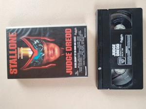 Retro VHS Videokassette - Judge Dredd - In der Zukunft ist ein Mann das Gesetz Bild 3