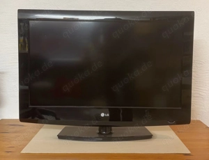 Fernseher TV LG 32LF2500 + Fernbedienung