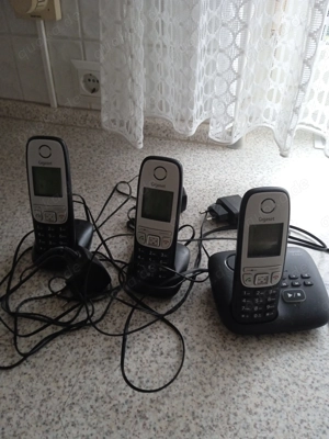 Gigaset mit 3 Mobilteilen und Zubehör