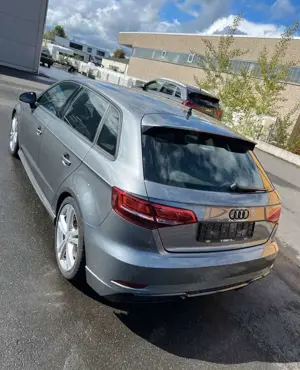 Audi A3 1.8 T Automatik Ambiente Bild 5