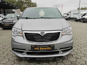 Lancia Voyager S 2.8 CRD 7 Sitze Navi TÜV Neu+Garantie Bild 3