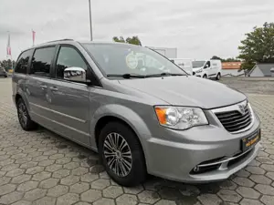 Lancia Voyager S 2.8 CRD 7 Sitze Navi TÜV Neu+Garantie Bild 2