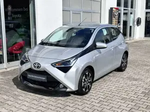 Toyota Aygo AYGO 1,0 l 5-tg. 5-Gang TeamD - Winterreifen Bild 2