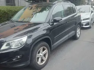 Volkswagen Tiguan Tiguan 2.0 TDI DPF 4Motion Automatik Sport Bild 3