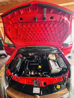 Opel Astra 1.4i 16v Eurocopa 90 Bild 2