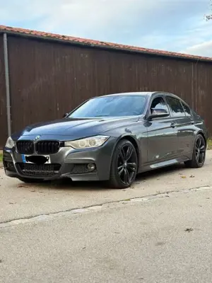 BMW 320 320 d M-Paket Bild 2
