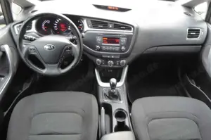 Kia Ceed / cee'd sw Edition 7 Bild 2
