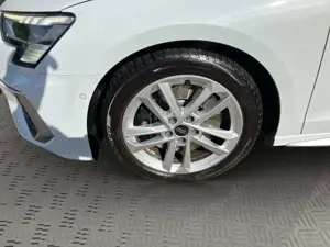 Audi S3 Sportback 2.0 TFSI quattro S line Navi LED Bild 3