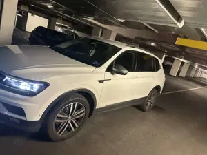 Volkswagen Tiguan Allspace 2.0 TDI SCR 4Motion DSG Highline 7sitze Bild 2