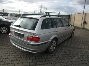 BMW 320 3er Touring 320i touring Edition Sport Bild 2