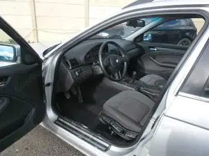 BMW 320 3er Touring 320i touring Edition Sport Bild 5